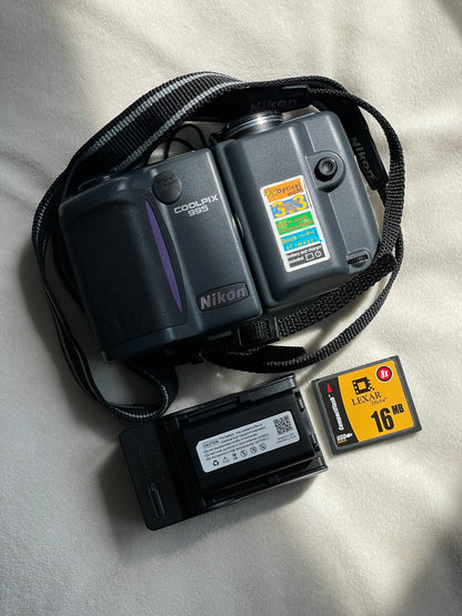 Nikon CoolPix E995 3.3 MP Digital Camera Bundle - Black/Purple