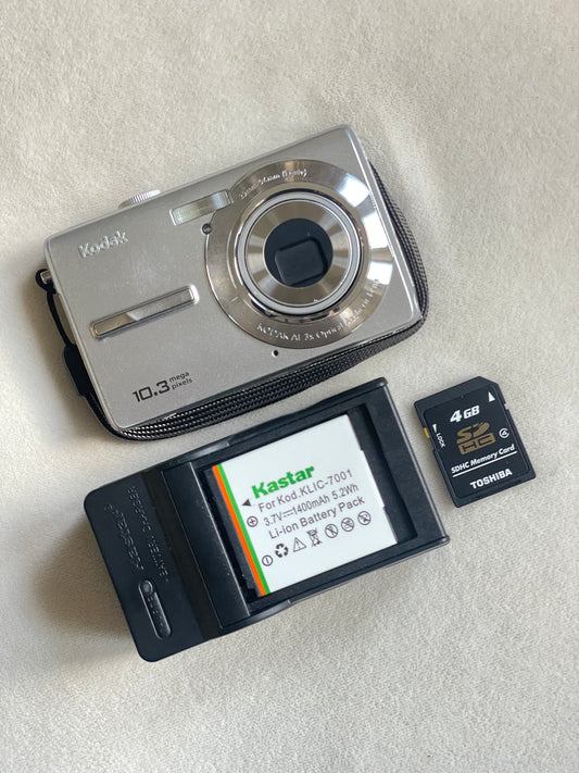 Kodak EasyShare MX1063 10.3 MP Digital Camera Bundle - Silver