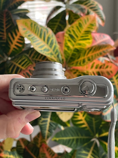 Nikon CoolPix L12 7.1 MP Digital Camera Bundle - Silver