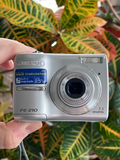 Olympus FE-210 7.1 MP Digital Camera Bundle - Silver
