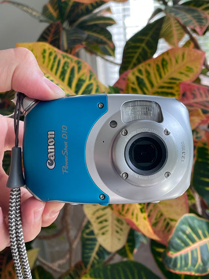 Canon PowerShot D10 12.1 MP Digital Camera Bundle - Blue/Silver