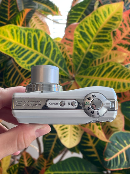 Kodak EasyShare C613 6.2 MP Digital Camera Bundle - White