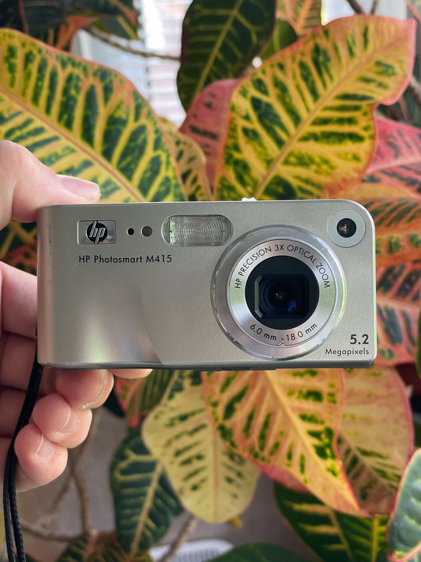 HP Photosmart M415 5.2 MP Digital Camera Bundle - Silver
