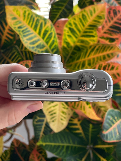 Nikon CoolPix L12 7 MP Digital Camera Bundle - Silver