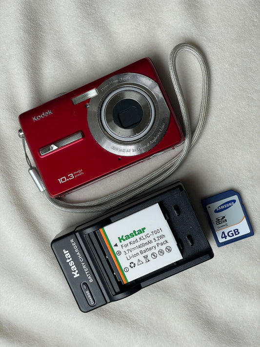 Kodak EasyShare MX1063 10.3 MP Digital Camera Bundle - Red