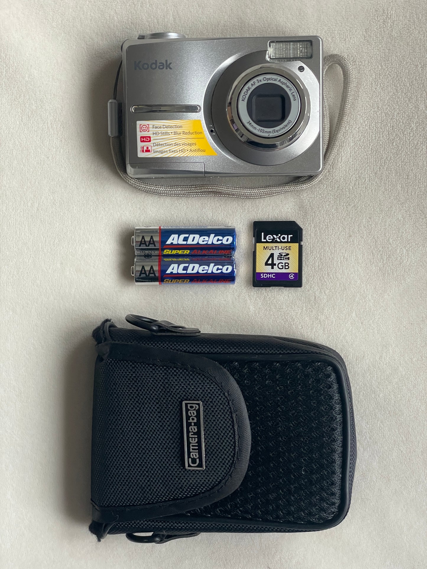Kodak EasyShare C1013 10.3 MP Digital Camera Bundle - Silver