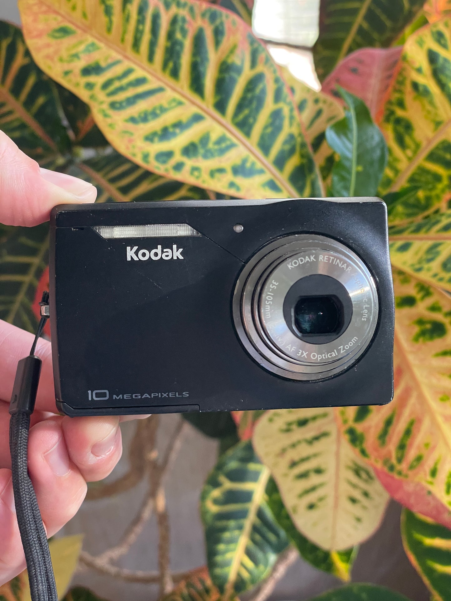 Kodak EasyShare M1033 10.0 MP Digital Camera Bundle - Black