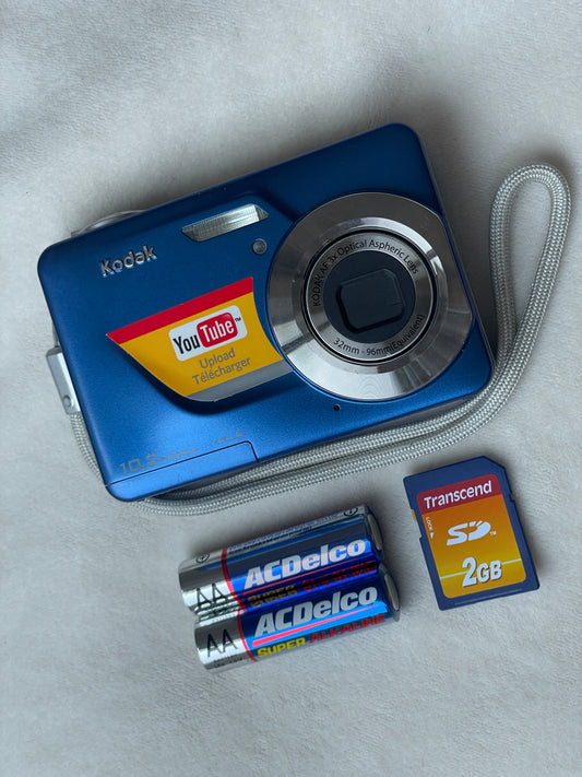 Kodak EasyShare C180 10.2 MP Digital Camera Bundle - Blue