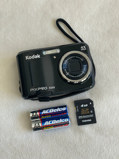 Kodak PixPro FZ43 16 MP Digital Camera Bundle - Black