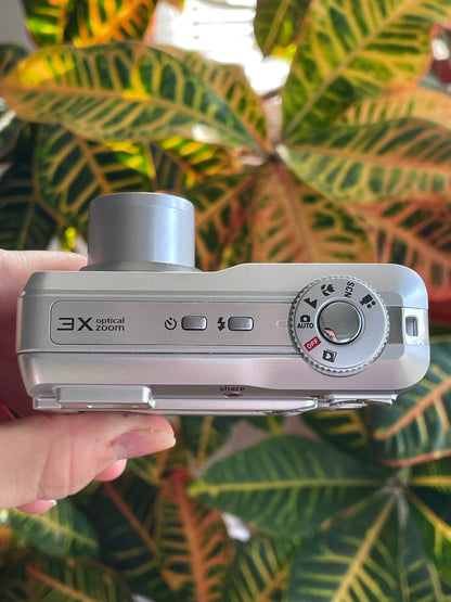 Kodak EasyShare C633 6.1 MP Digital Camera Bundle - Silver