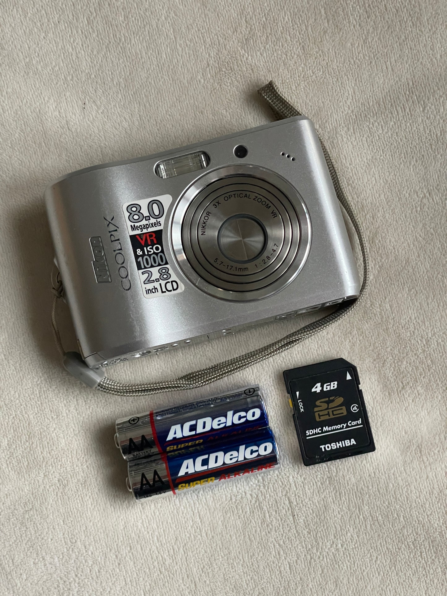 Nikon CoolPix L15 8.0 MP Digital Camera Bundle - Silver