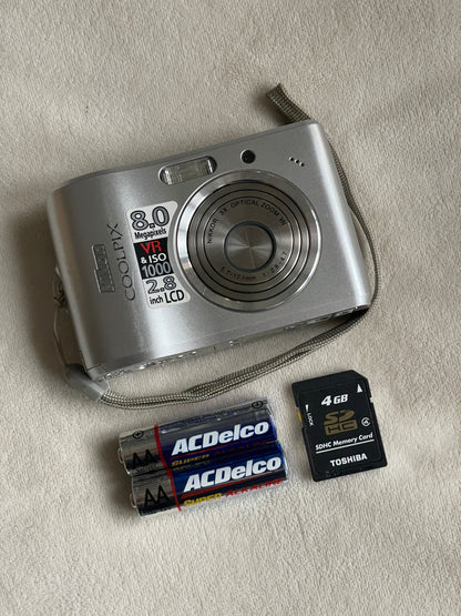 Nikon CoolPix L15 8.0 MP Digital Camera Bundle - Silver