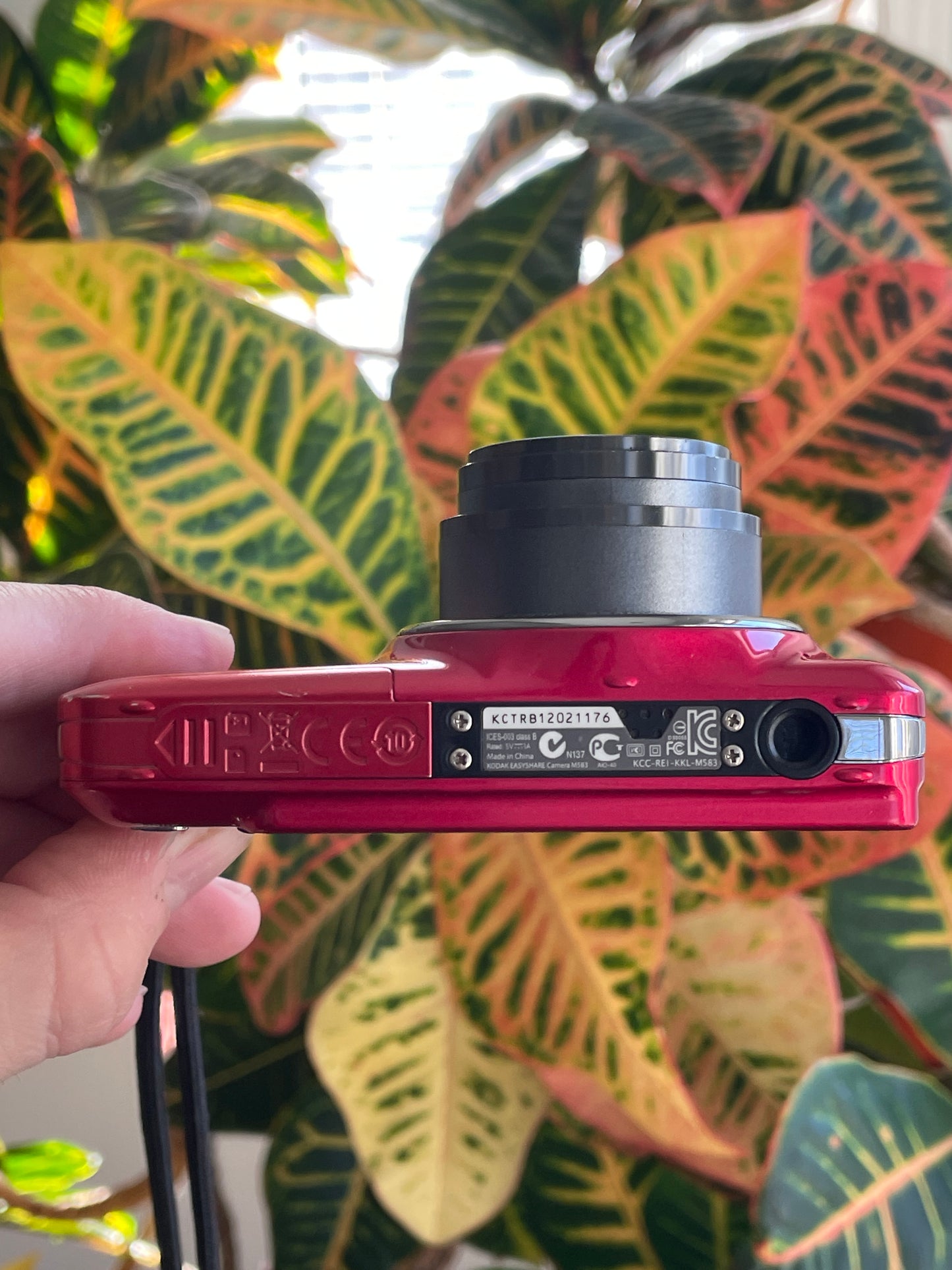 Kodak EasyShare M583 14 MP Digital Camera Bundle - Red