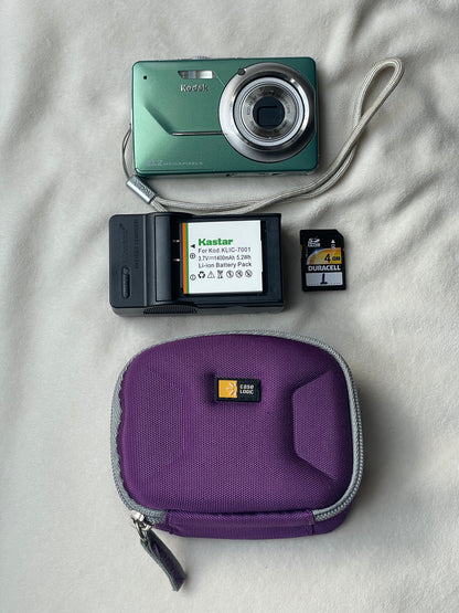 Kodak EasyShare M340 10.2 MP Digital Camera Bundle - Seafoam Green