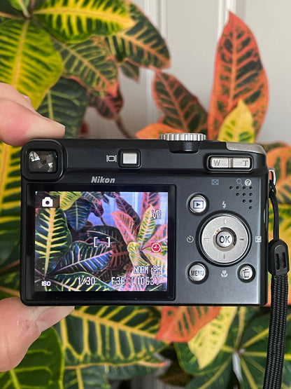 Nikon CoolPix P60 8.1 MP Digital Camera - Black