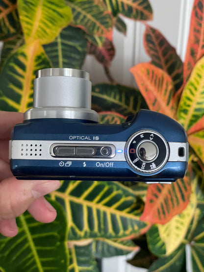 Kodak EasyShare Z1485 IS 14 MP Digital Camera Bundle - Blue