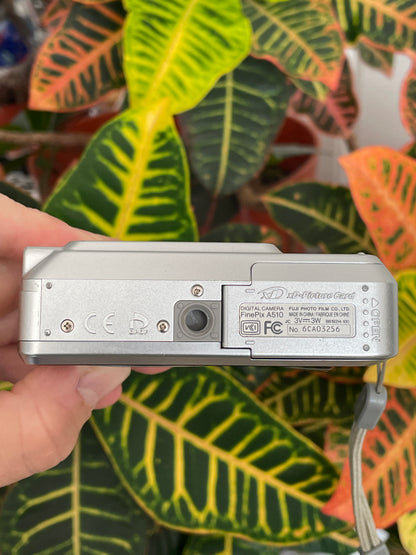 Fujifilm FinePix A510 5.1 MP Digital Camera Bundle - Black