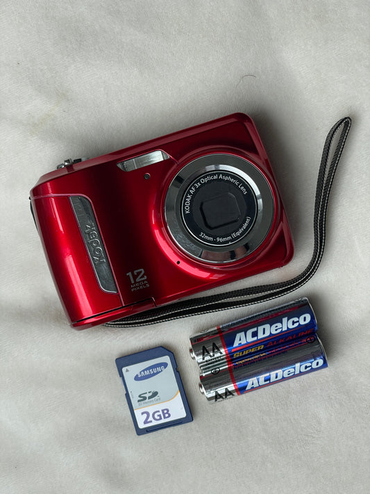 Kodak EasyShare C143 12 MP Digital Camera Bundle - Red