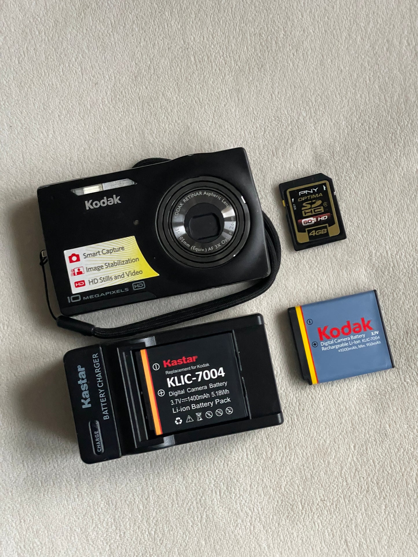 Kodak EasyShare M1093 IS 10 MP Digital Camera Bundle - Black