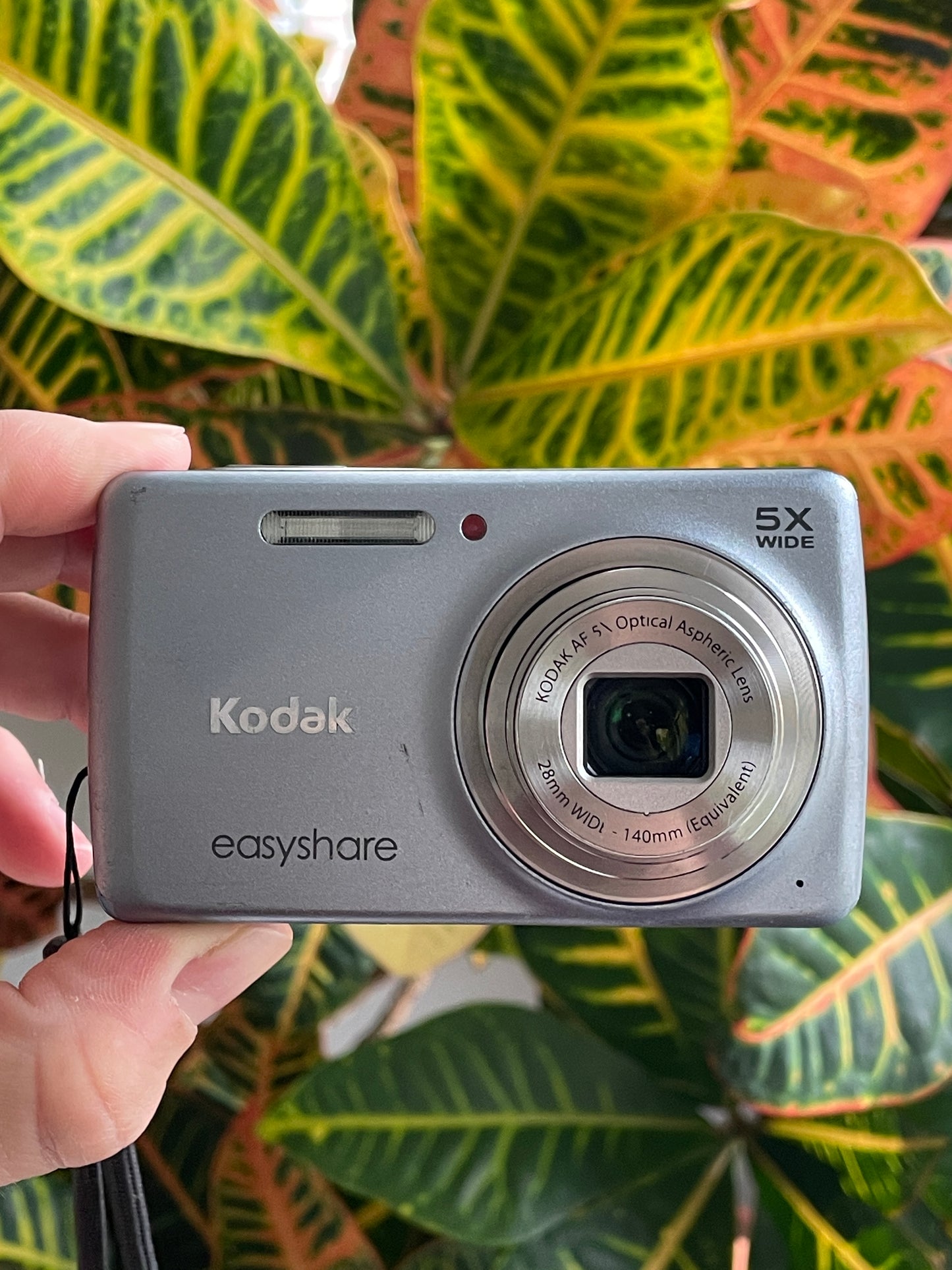 Kodak EasyShare M552 14 MP Digital Camera Bundle - Light Blue