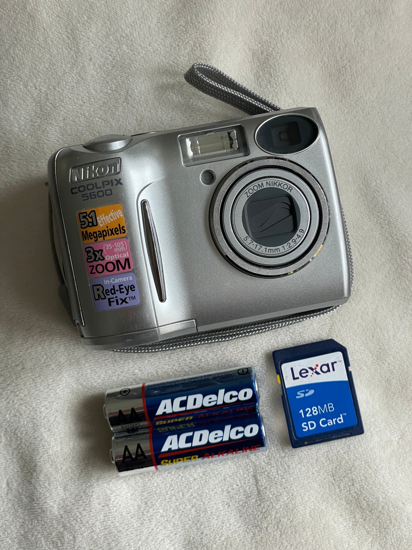 Nikon CoolPix 5600 5.1 MP Digital Camera Bundle - Silver