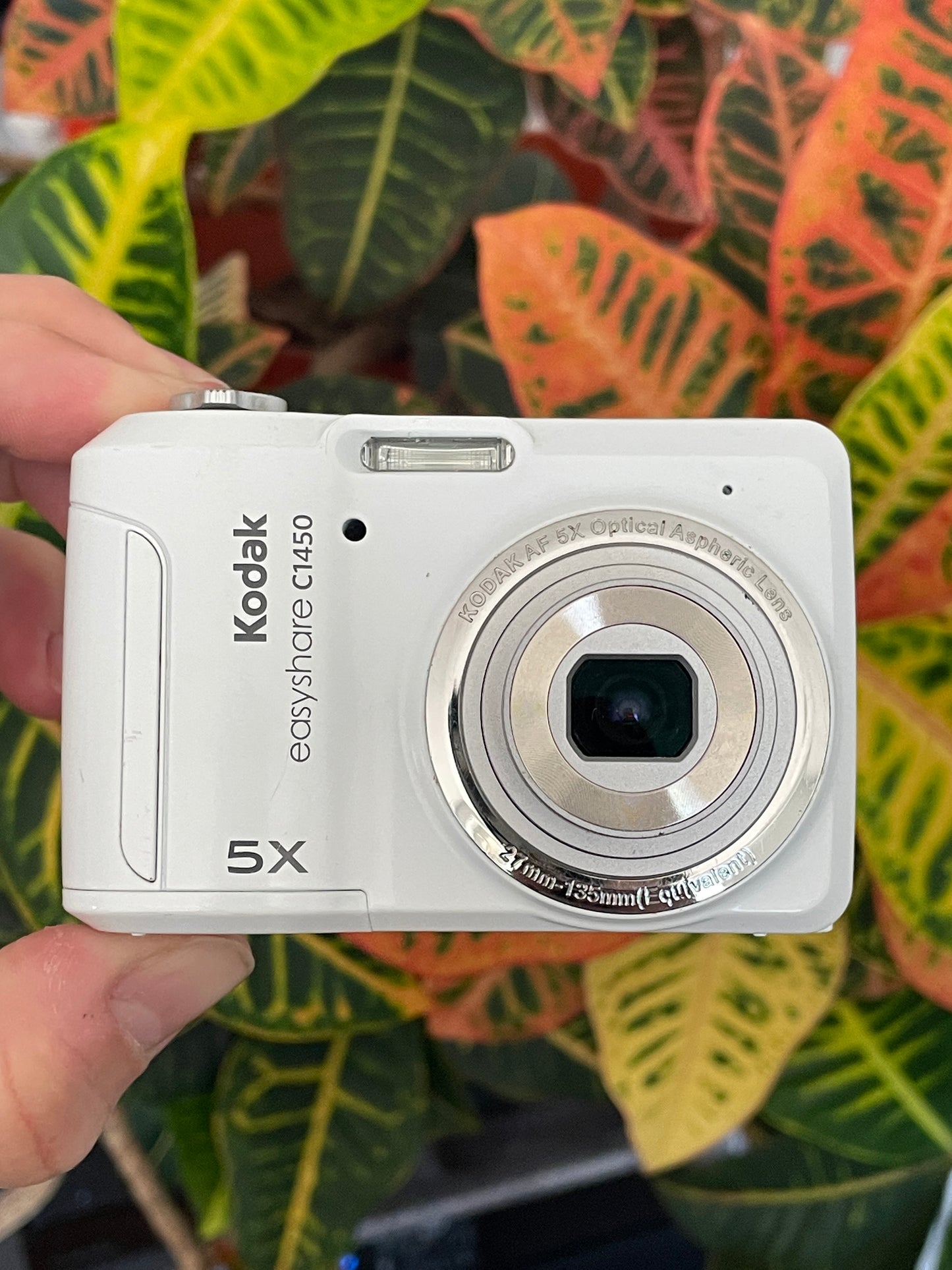 Kodak EasyShare C1450 14 MP Digital Camera Bundle - White