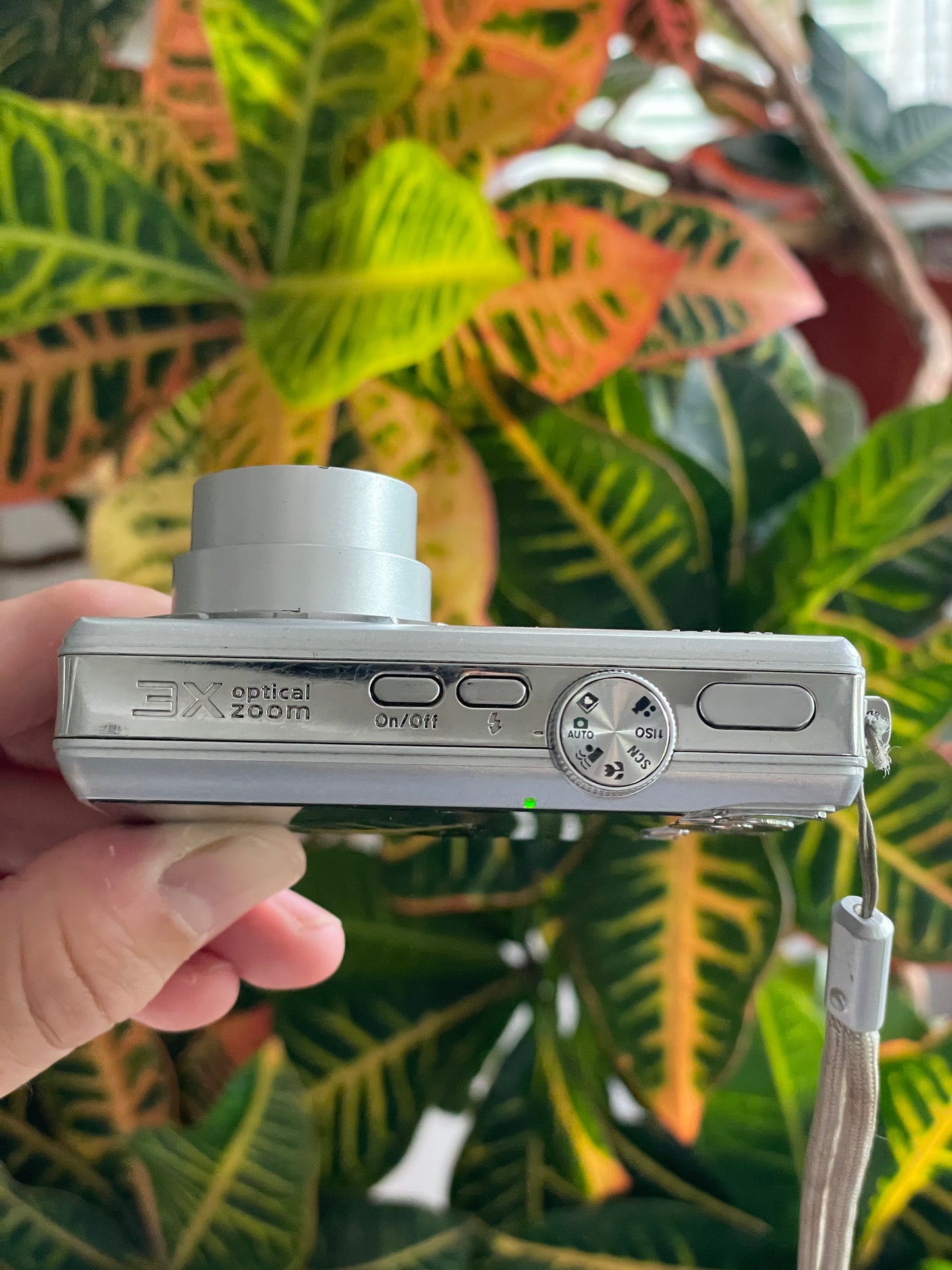 Kodak EasyShare M863 8.2 MP Digital Camera Bundle - Silver