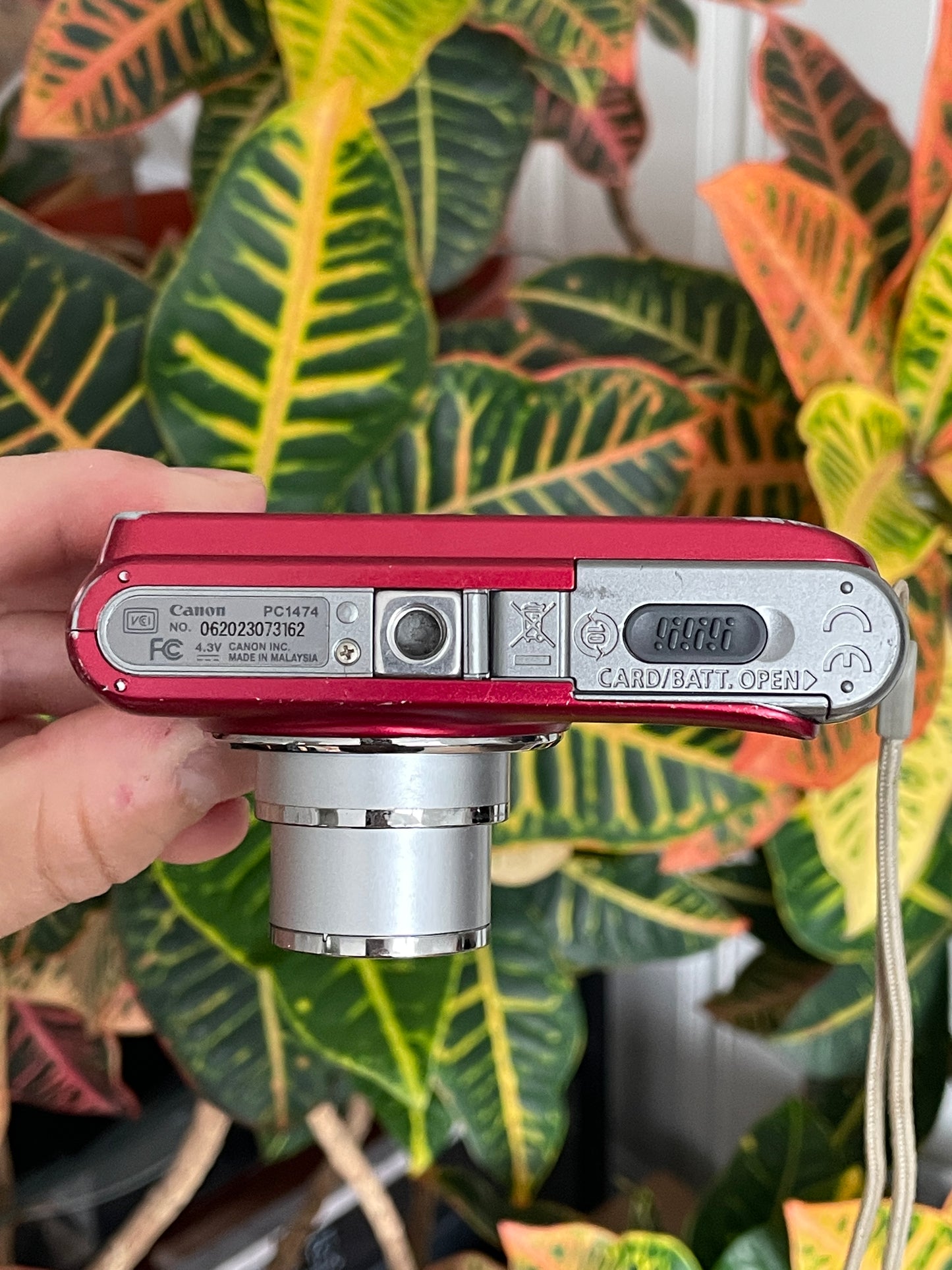 Canon PowerShot A3100 IS 12.1 MP Digital Camera Bundle - Red