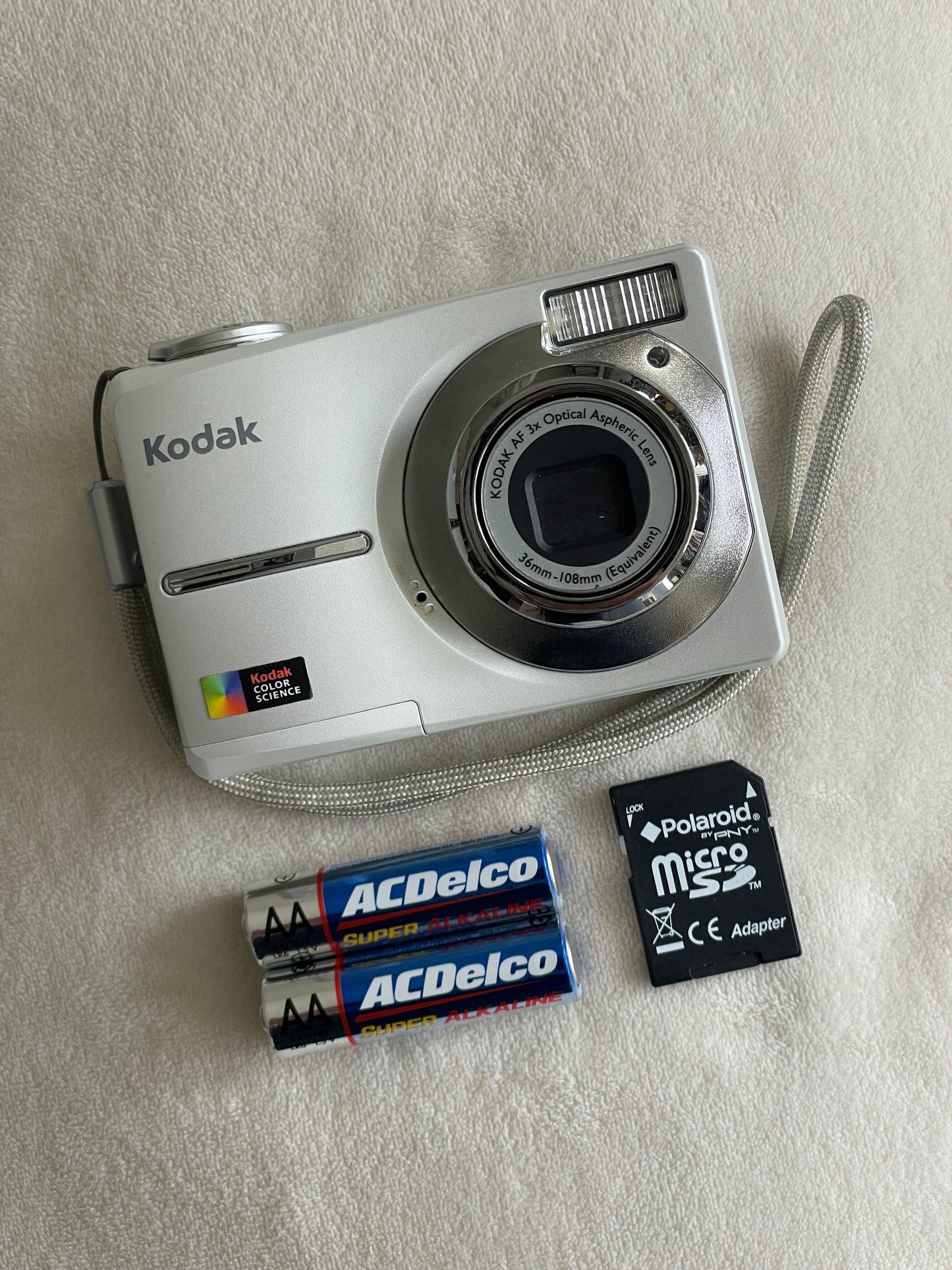 Kodak EasyShare C613 6.2 MP Digital Camera Bundle - White