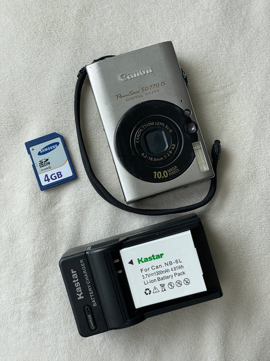 Canon PowerShot SD770 10.0 MP IS ELPH Digital Camera Bundle