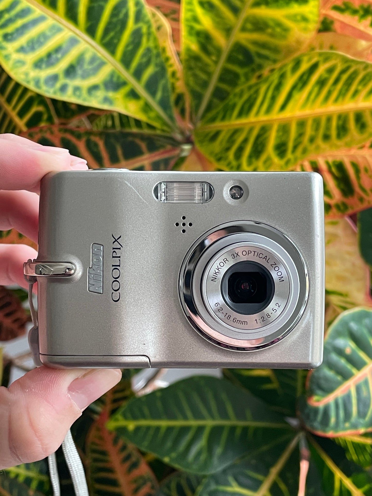 Nikon CoolPix L11 6 MP Digital Camera Bundle - Silver