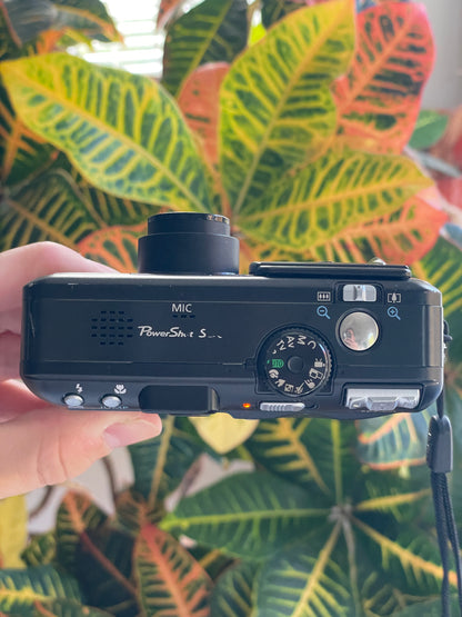 Canon PowerShot S50 5 MP Digital Camera Bundle - Black