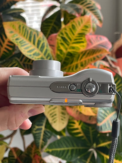 Olympus FE-210 7.1 MP Digital Camera Bundle - Silver