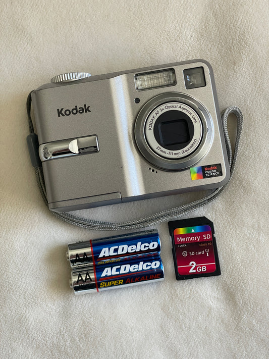 Kodak EasyShare C743 7.1 MP Digital Camera Bundle - Silver