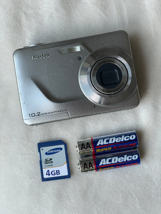 Kodak EasyShare C180 10.2 MP Digital Camera Bundle - Silver
