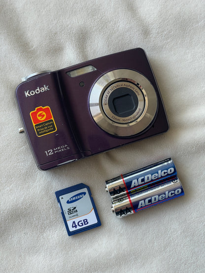 Kodak EasyShare C182 12 MP Digital Camera Bundle - Purple