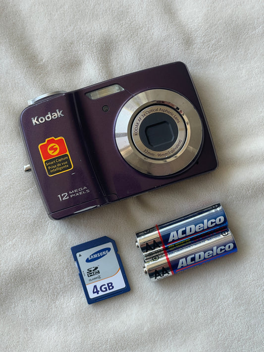 Kodak EasyShare C182 12 MP Digital Camera Bundle - Purple