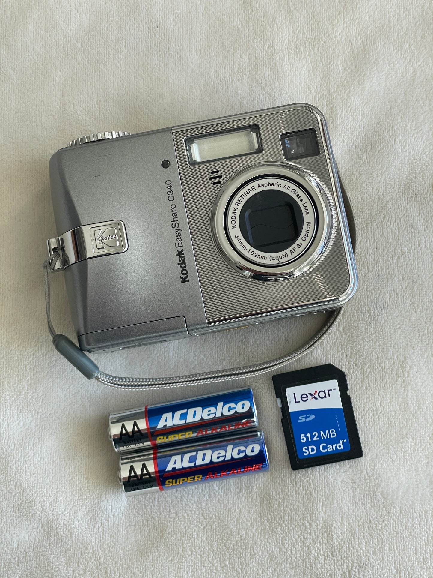 Kodak EasyShare C340 5.0 MP Digital Camera Bundle - Silver