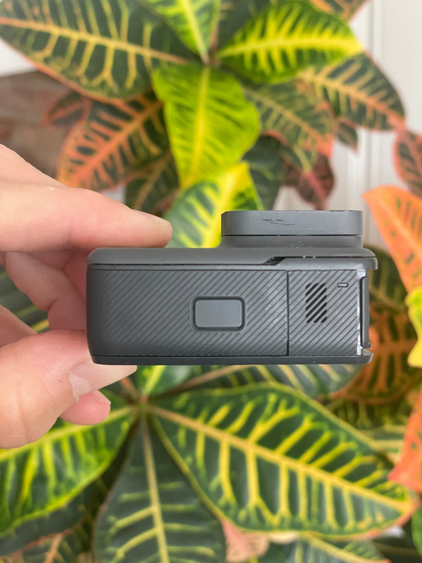GoPro Hero 5 with 32 GB microSD card and Battery