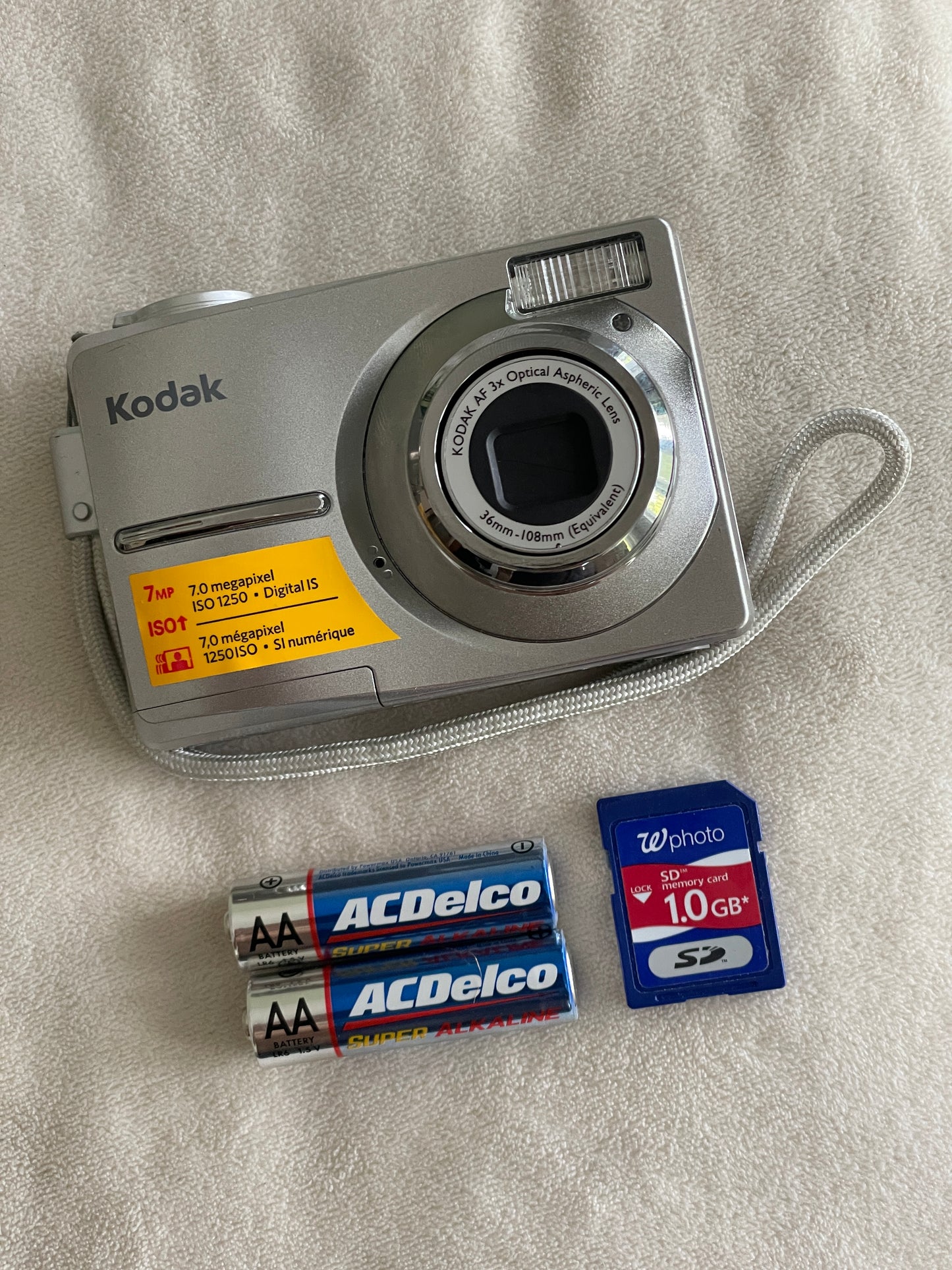 Kodak EasyShare C713 7.1 MP Digital Camera Bundle - Gray