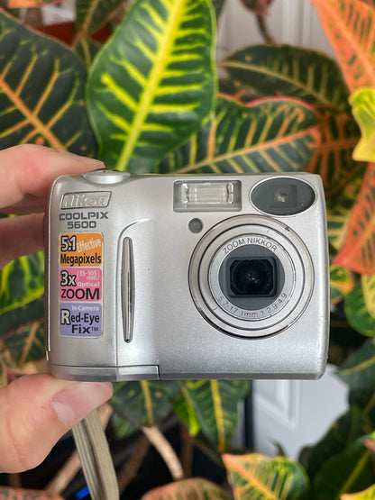 Nikon CoolPix 5600 5.1 MP Digital Camera Bundle