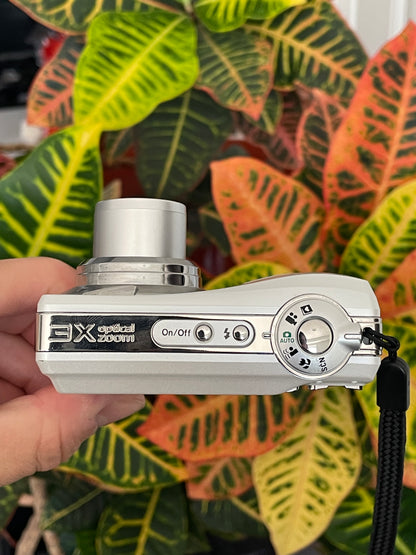 Kodak EasyShare C613 6.2 MP Digital Camera Bundle - Pearl White