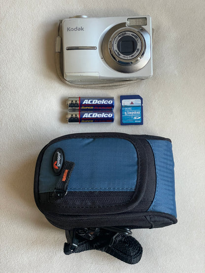 Kodak EasyShare C613 6.2 MP Digital Camera Bundle - White