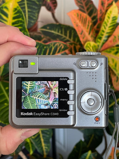 Kodak EasyShare C340 5.0 MP Digital Camera Bundle - In Box