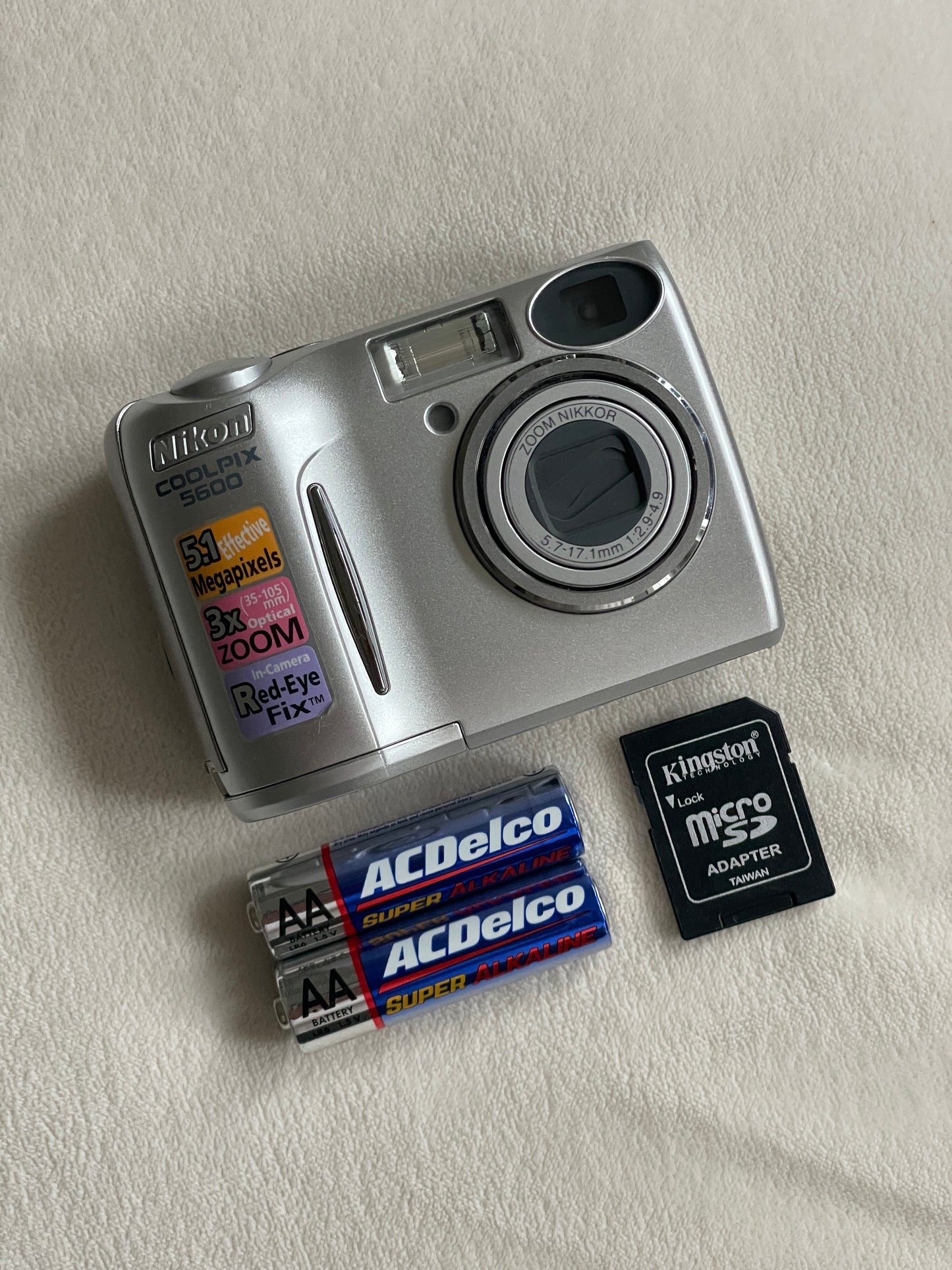 Nikon Coolpix E5600 5.1 MP Digital Camera Bundle - Silver