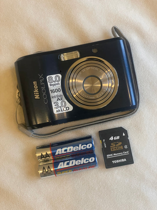 Nikon CoolPix L18 8.0 MP Digital Camera - Navy Blue