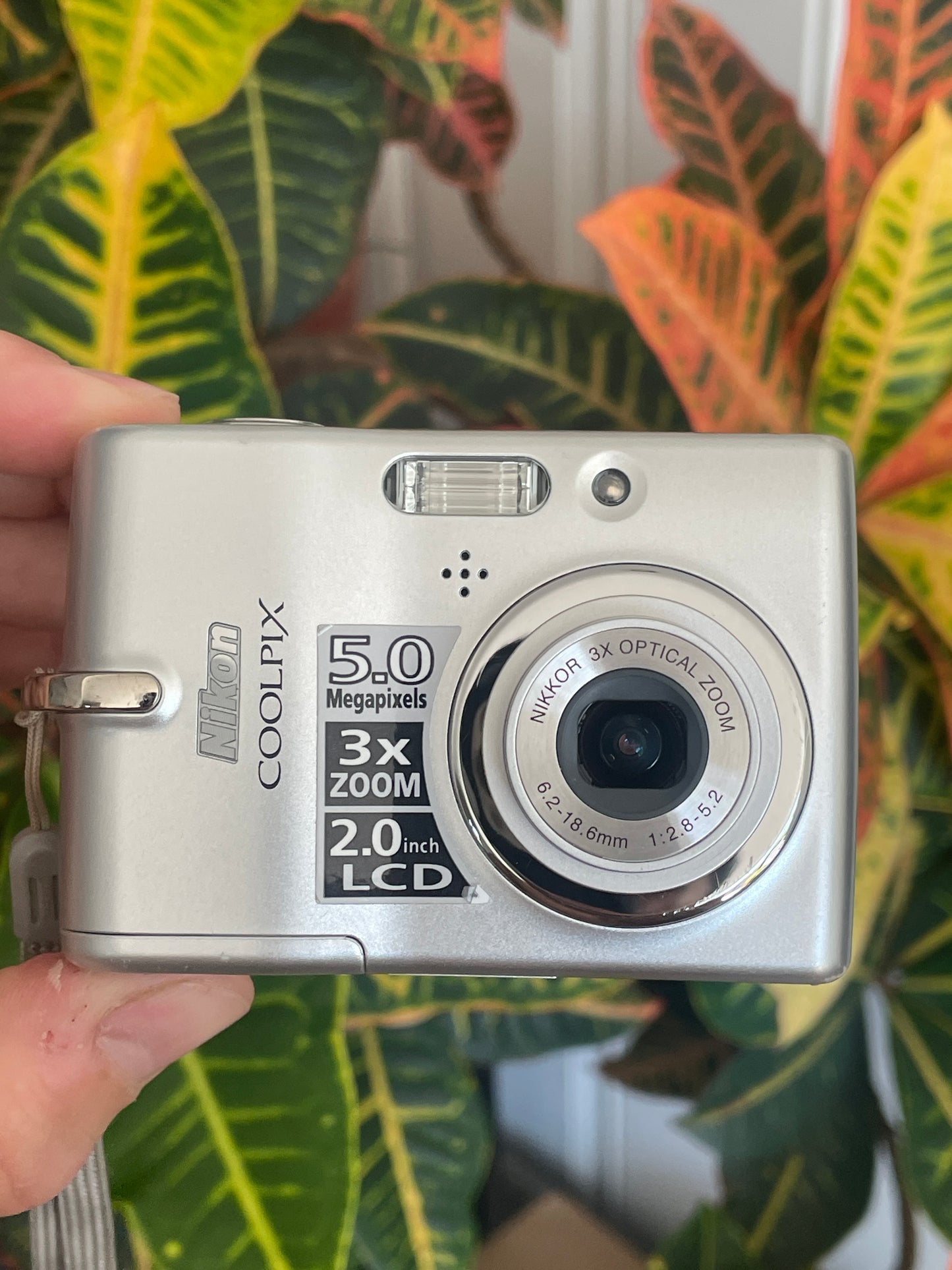 Nikon CoolPix L10 5.0 MP Digital Camera Bundle - Silver