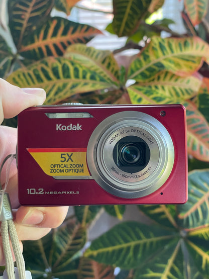 Kodak EasyShare M380 10.2 MP Digital Camera Bundle - Red