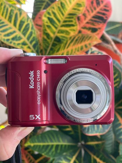 Kodak EasyShare C1450 14 MP Digital Camera Bundle - Red - In Box