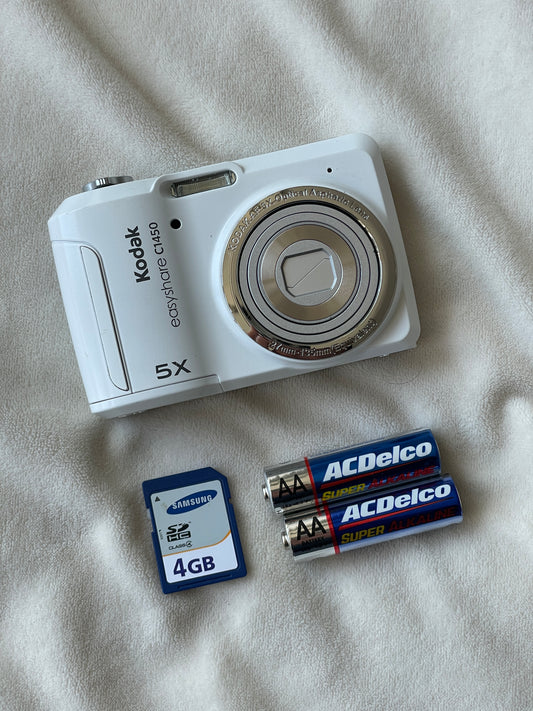 Kodak EasyShare C1450 14 MP Digital Camera Bundle - White
